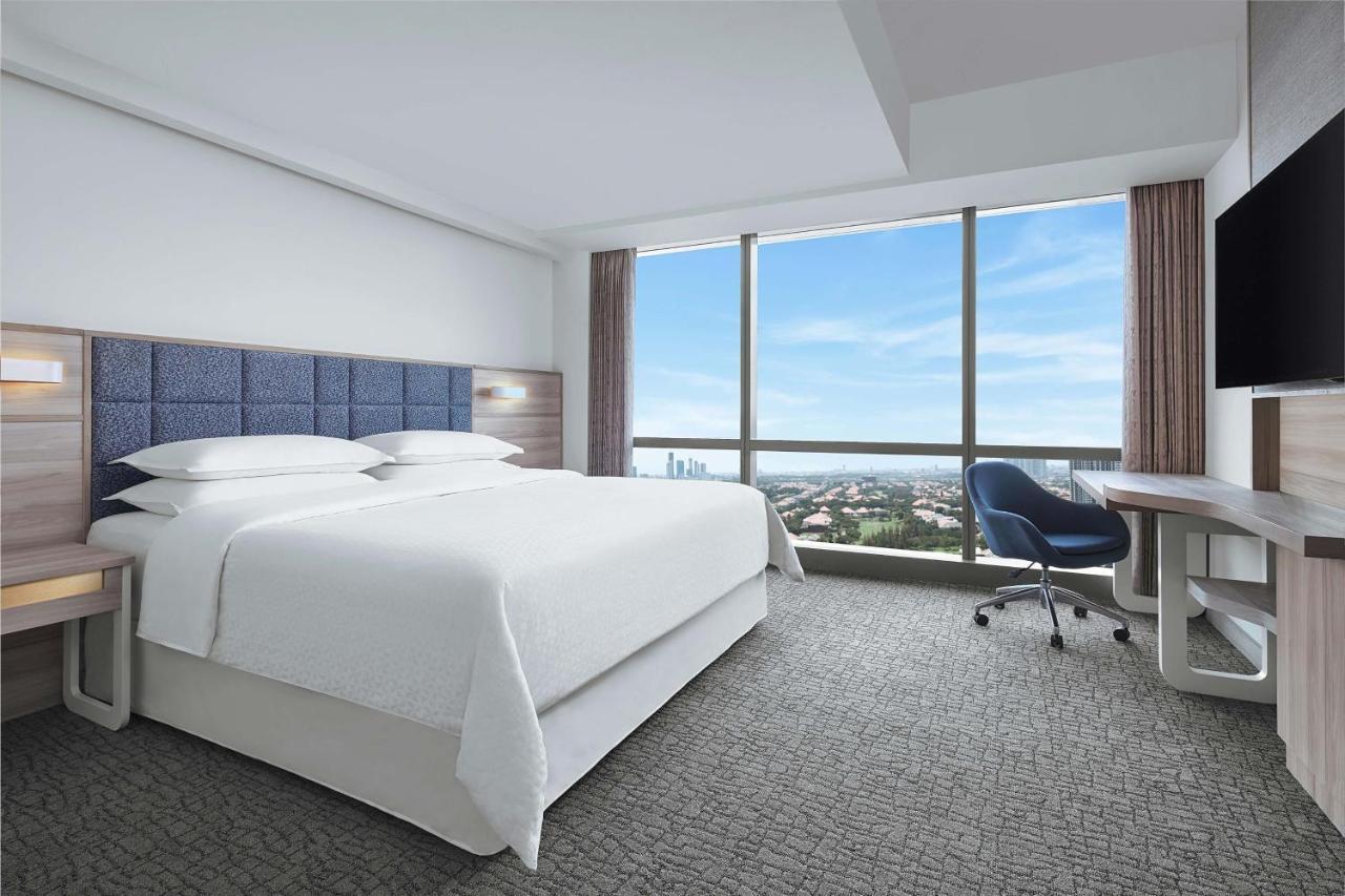 Four Points By Sheraton Surabaya, Pakuwon Indah Dış mekan fotoğraf